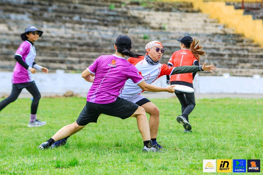 cách marking người ném trong ultimate frisbee